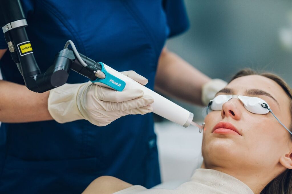Tretman Picolo Premium laserom u ordinaciji dr Marije Bošković.
